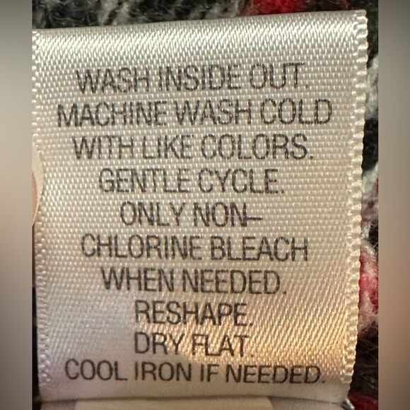 Croft & Barrow Ladies Red Black Cardigan Button Sweater Fair Isle. Size Large - Picture 7 of 7